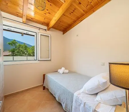 Villa Plousia *