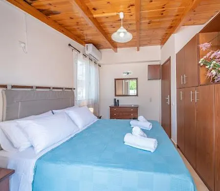 Plousia Villa *